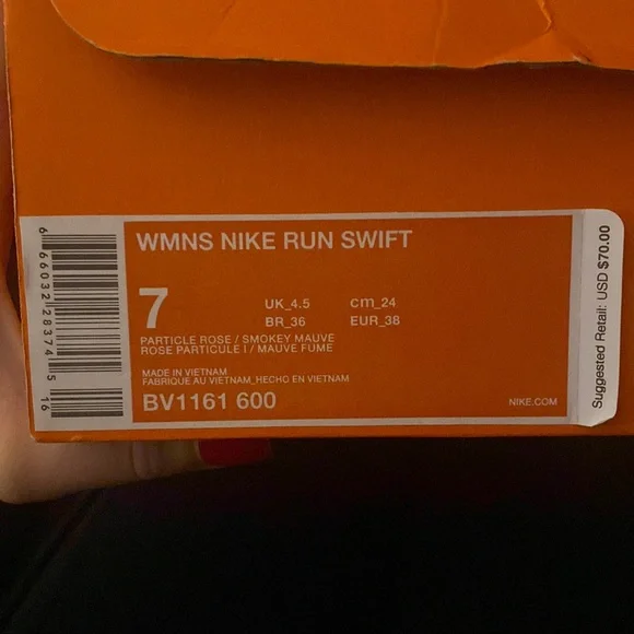 Women’s Nike Running Shoes - Size 7 - Picture 2 of 7